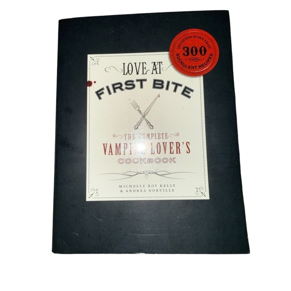 Vampire Lovers Valentines Love at First Bite‎ Complete Cookbook Halloween horror
